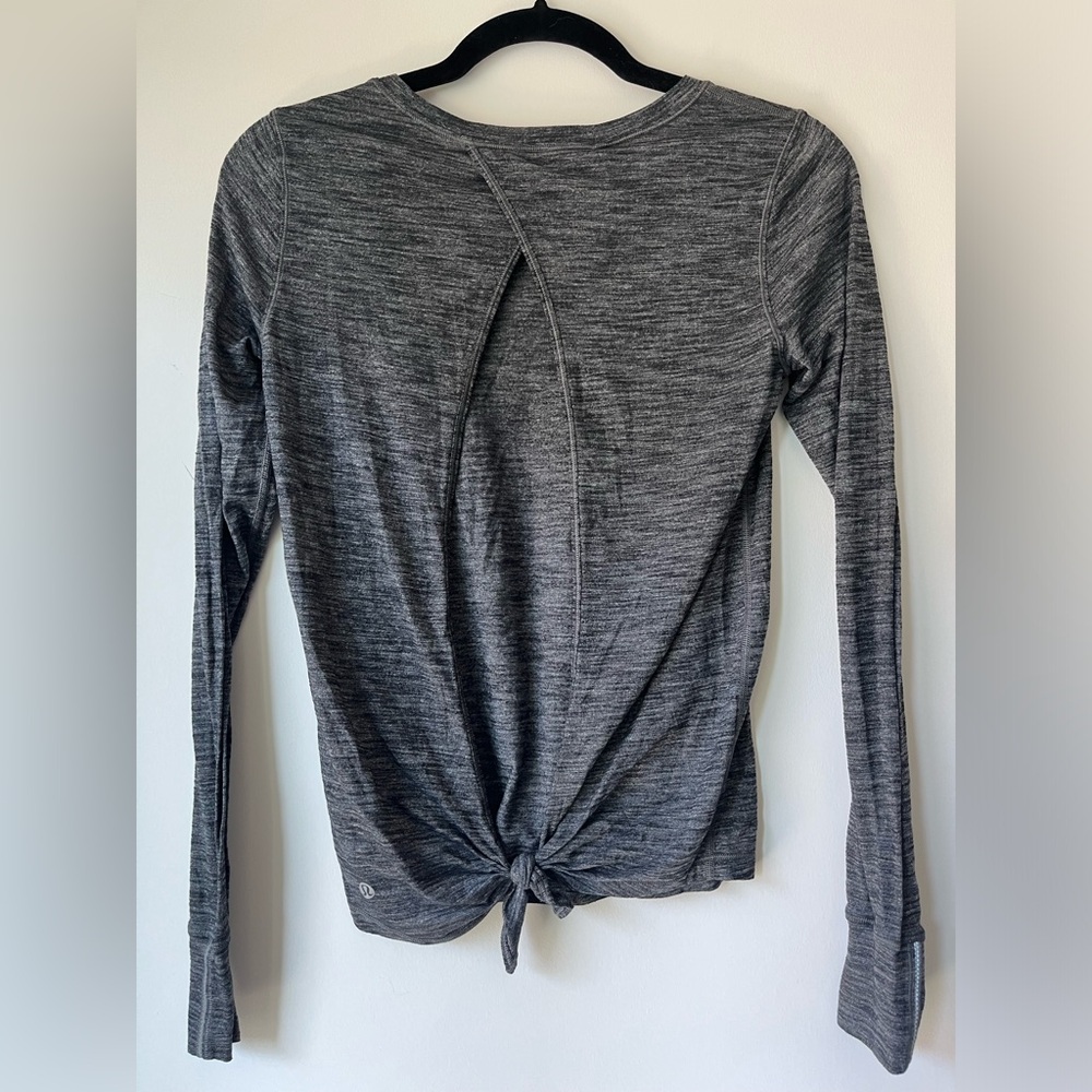 Lululemon Beat The Heat Long Sleeve Heathered Black Grey Open Back Womens 4